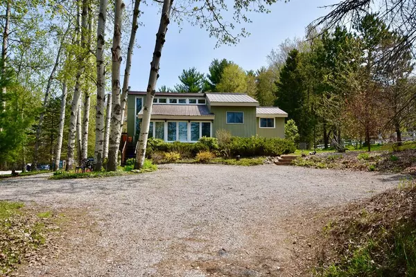 Oro-medonte, ON L4M 4Y8,3499 Penetanguishene RD