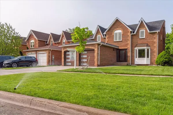 Oakville, ON L6H 5A1,2036 Grosvenor ST