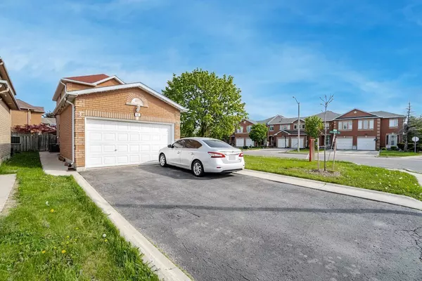 Brampton, ON L7A 1H4,181 Cresthaven RD