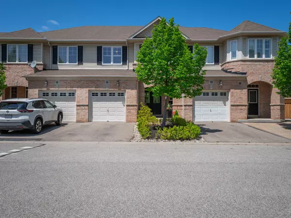 Oakville, ON L6M 0L2,3275 Stalybridge DR #14