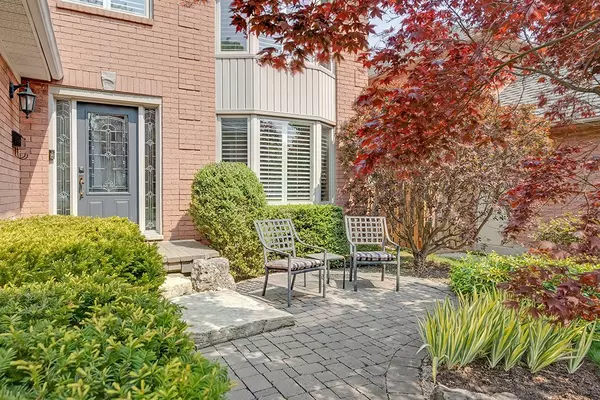 Oakville, ON L6H 5P8,2075 Banbury CRES