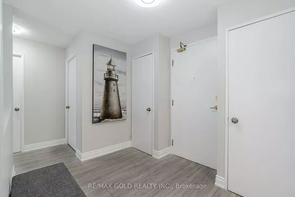 Mississauga, ON L5B 3Y9,115 Hillcrest AVE #1108