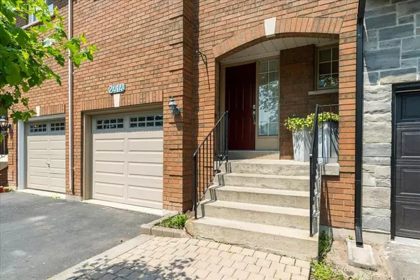 Oakville, ON L6H 5Y2,2414 New Wood DR