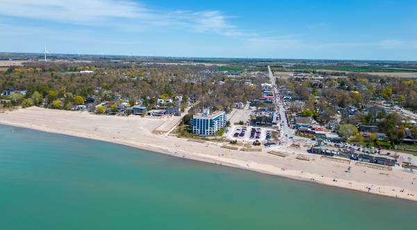 Lambton Shores, ON N0M 1T0,9 Pine ST #106