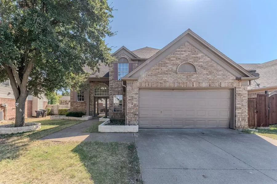 3233 Roddy Drive, Fort Worth, TX 76123