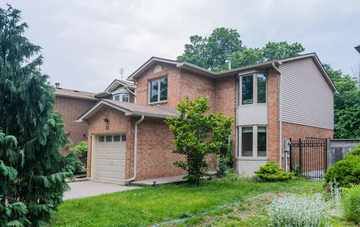 Brampton, ON L6Z 3B4,38 Elderbank CT