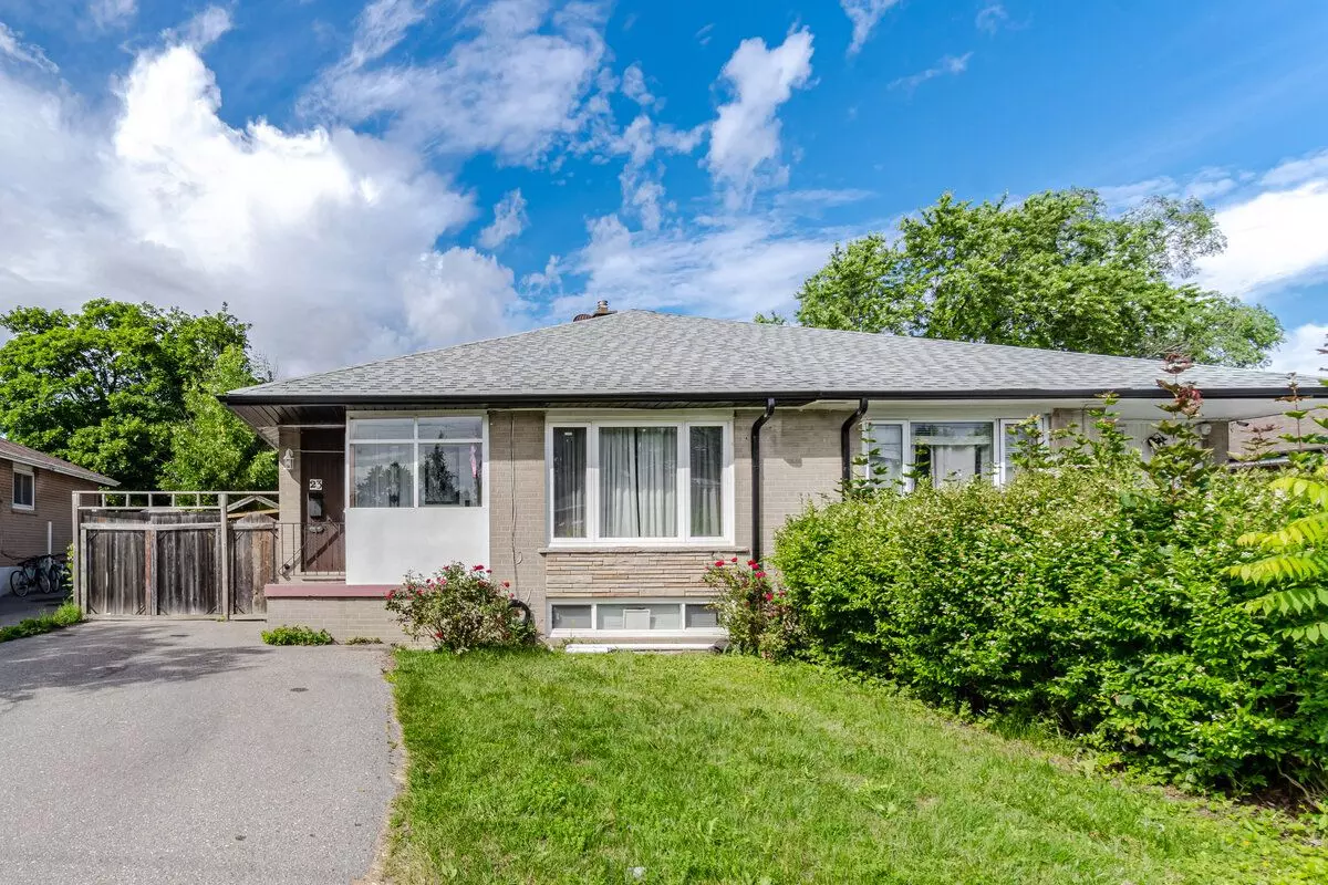 Brampton, ON L6T 2N8,23 Aloma CRES