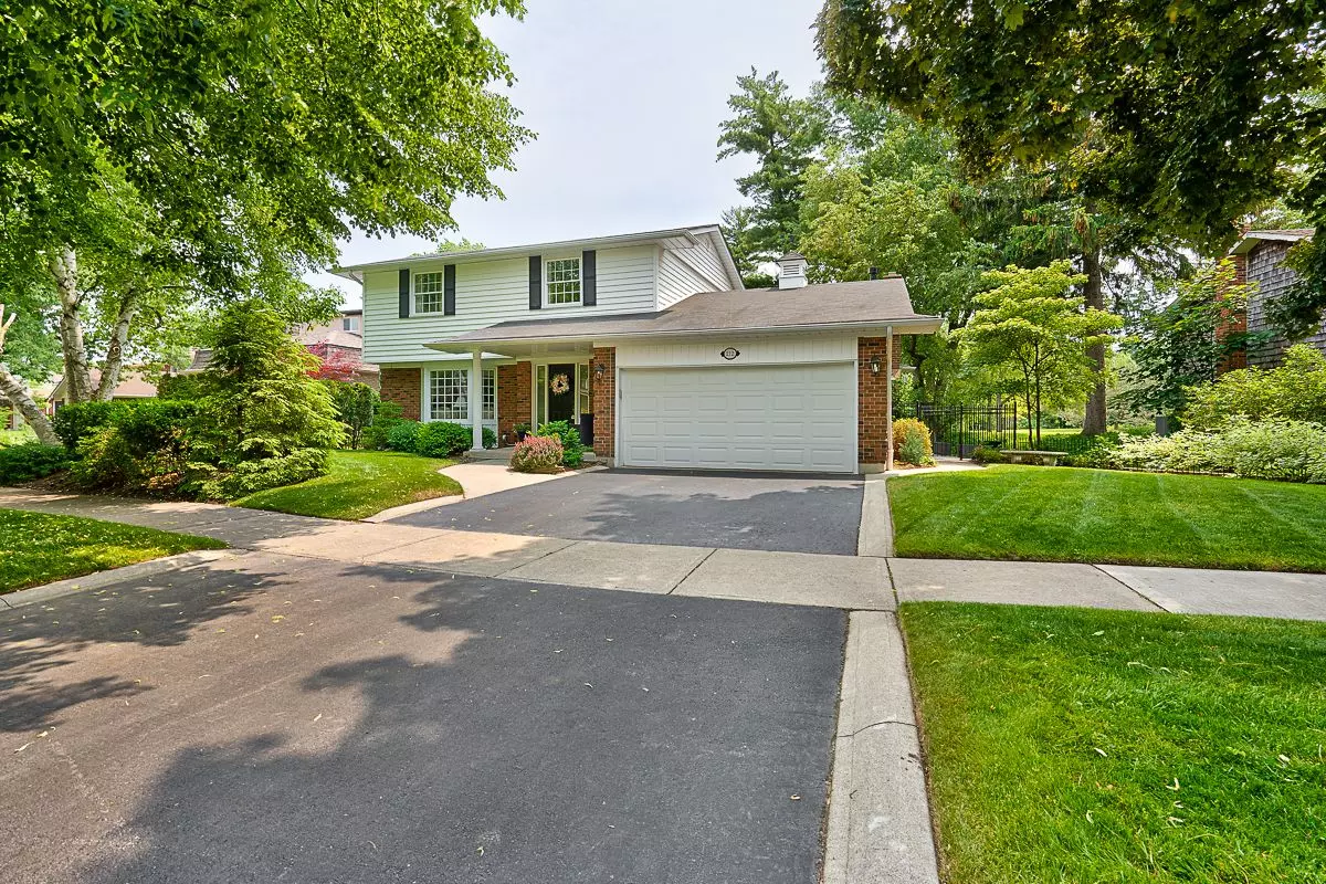 Oakville, ON L6J 5M9,212 All Saints CRES