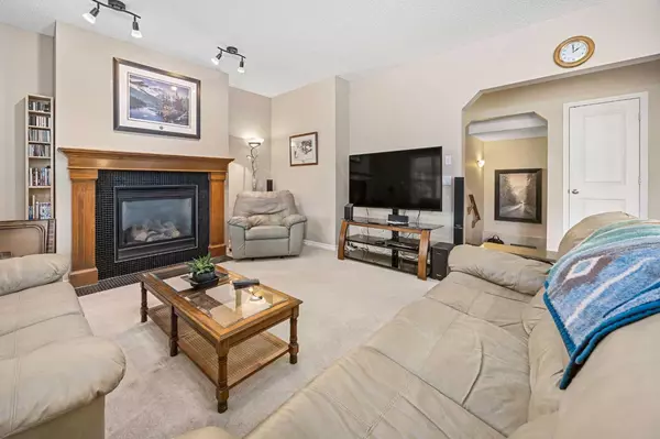 Airdrie, AB T4B 3A5,314 Sagewood GDNS SW