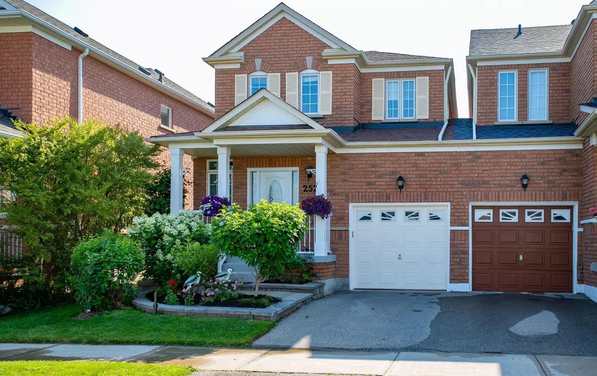 Markham, ON L6C 2S1,252 Stonebridge DR