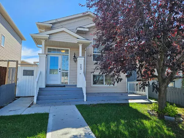 25 Martinvalley RD NE, Calgary, AB T3J 3Z9