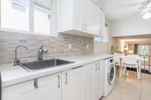 Barrie, ON L4M 2W2,12 College CRES