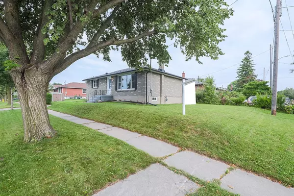 Oshawa, ON L1J 1E3,716 Beaupre AVE