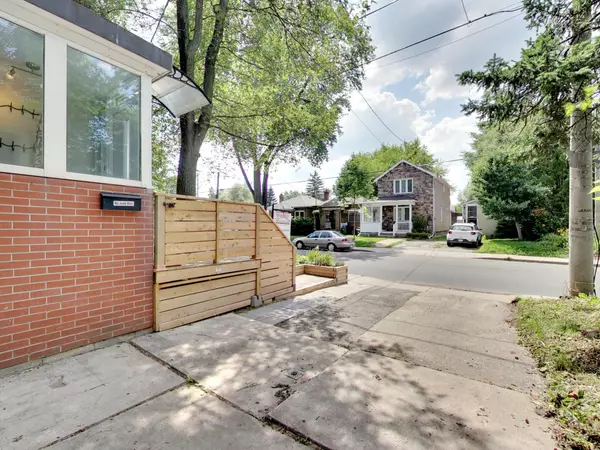 Toronto E03, ON M4C 4V9,189 Chisholm AVE