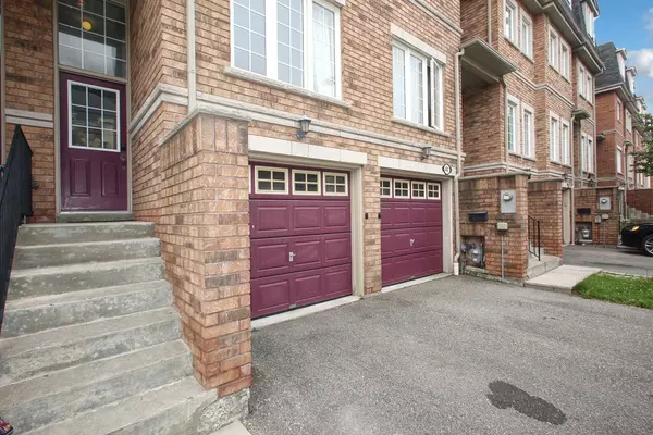 Mississauga, ON L5A 4P1,435 Hensall CIR #38