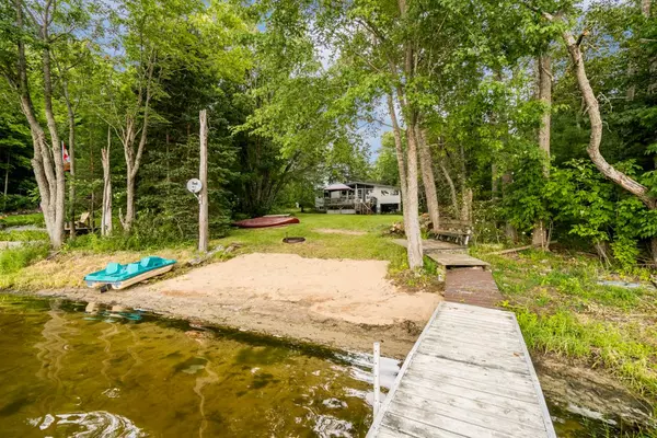 Muskoka Lakes, ON P0B 1M0,1197 Shea RD