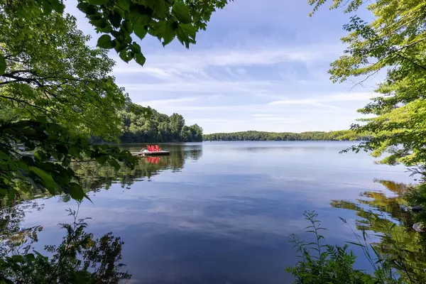 Muskoka Lakes, ON P0B 1M0,1027 McPherson Point RD