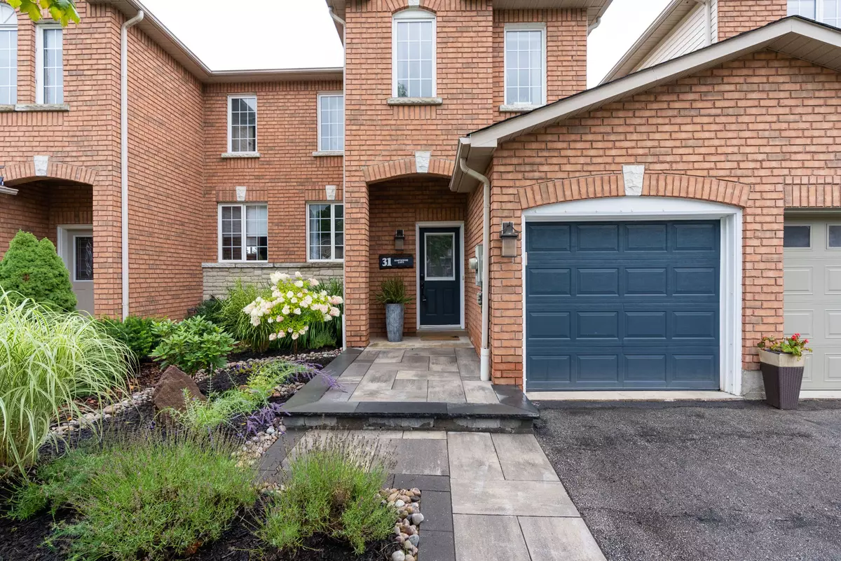 Barrie, ON L4N 9Y7,31 Hawthorne CRES