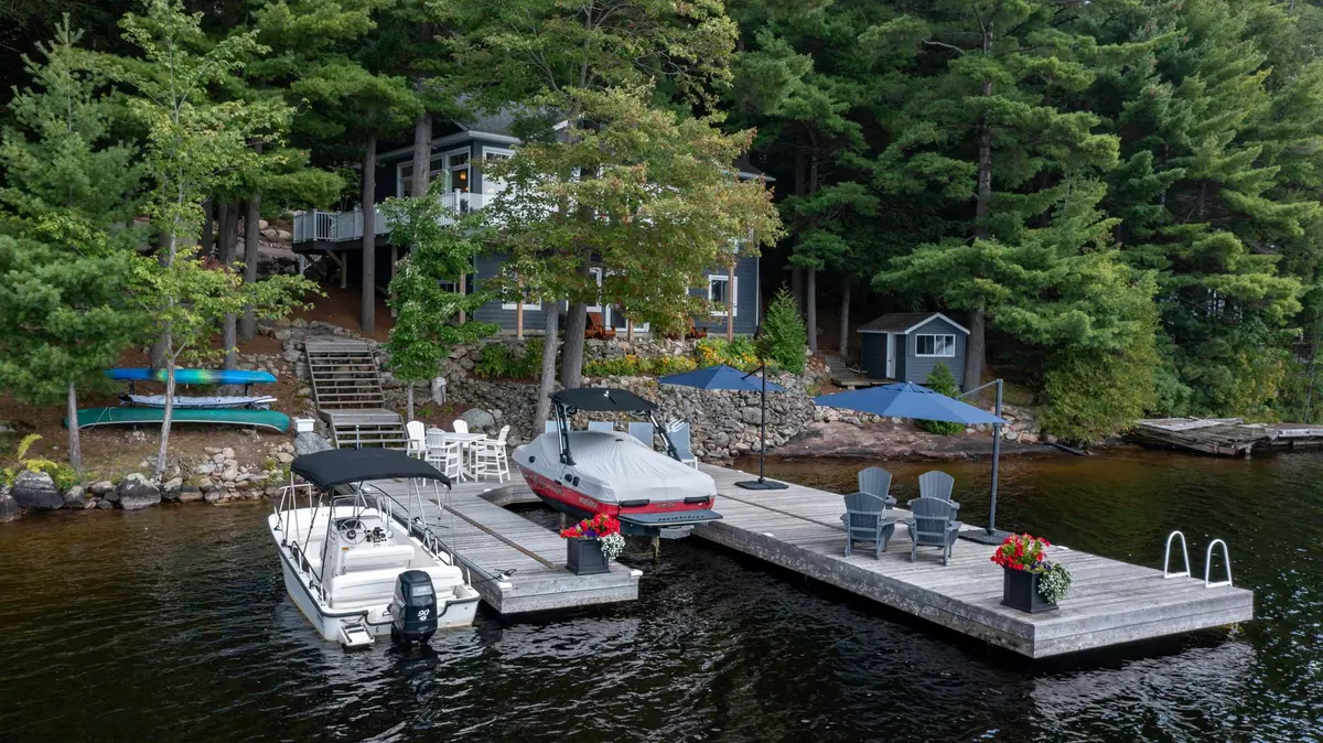 Muskoka Lakes, ON P0B 1J0,1450 Acton Island RD