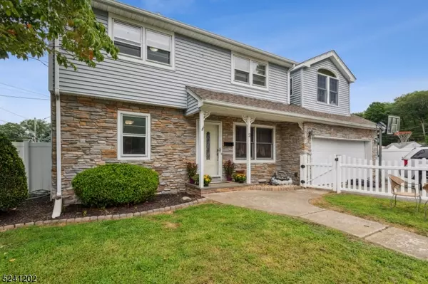 2 Milton Pl, Wanaque Boro, NJ 07420