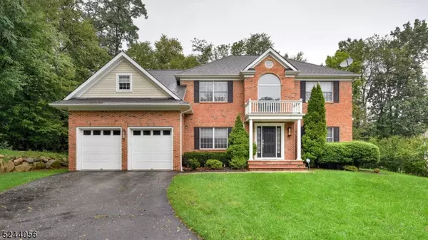 11 Fox Hill Ln, Mountain Lakes Boro, NJ 07046