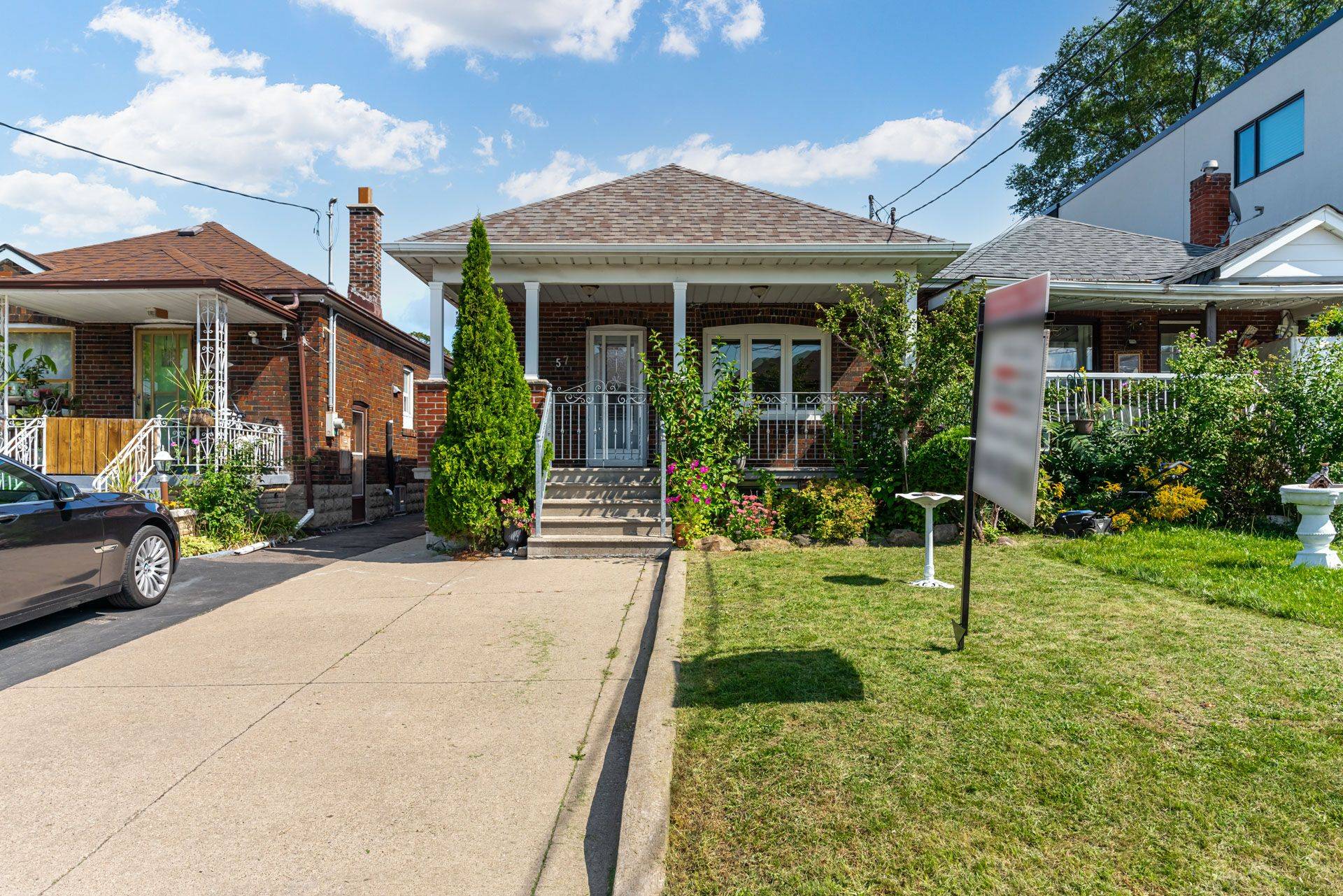 Toronto W04, ON M6E 4J9,57 Chamberlain AVE