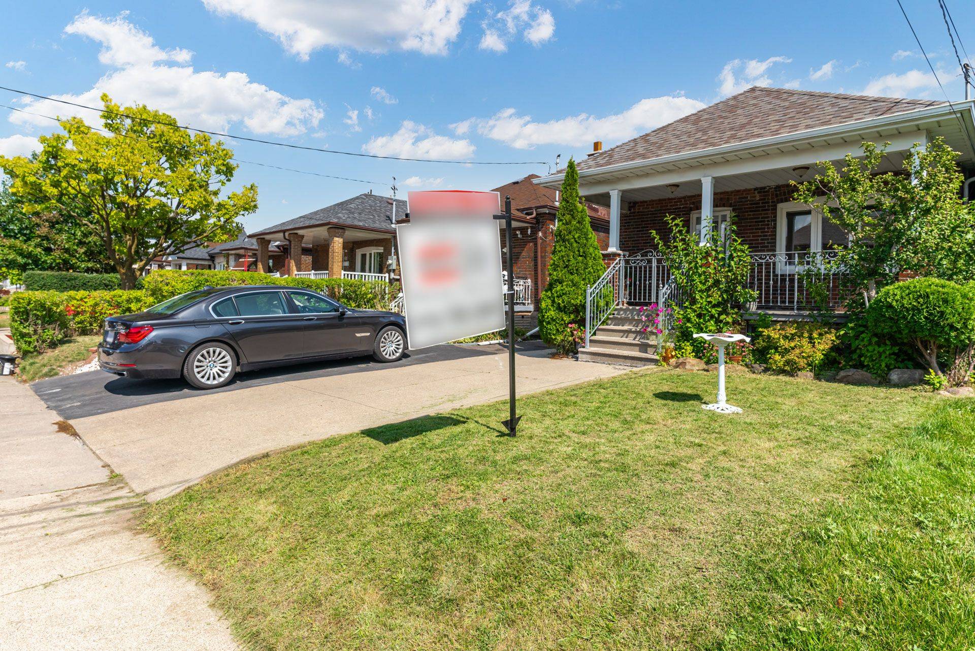 Toronto W04, ON M6E 4J9,57 Chamberlain AVE