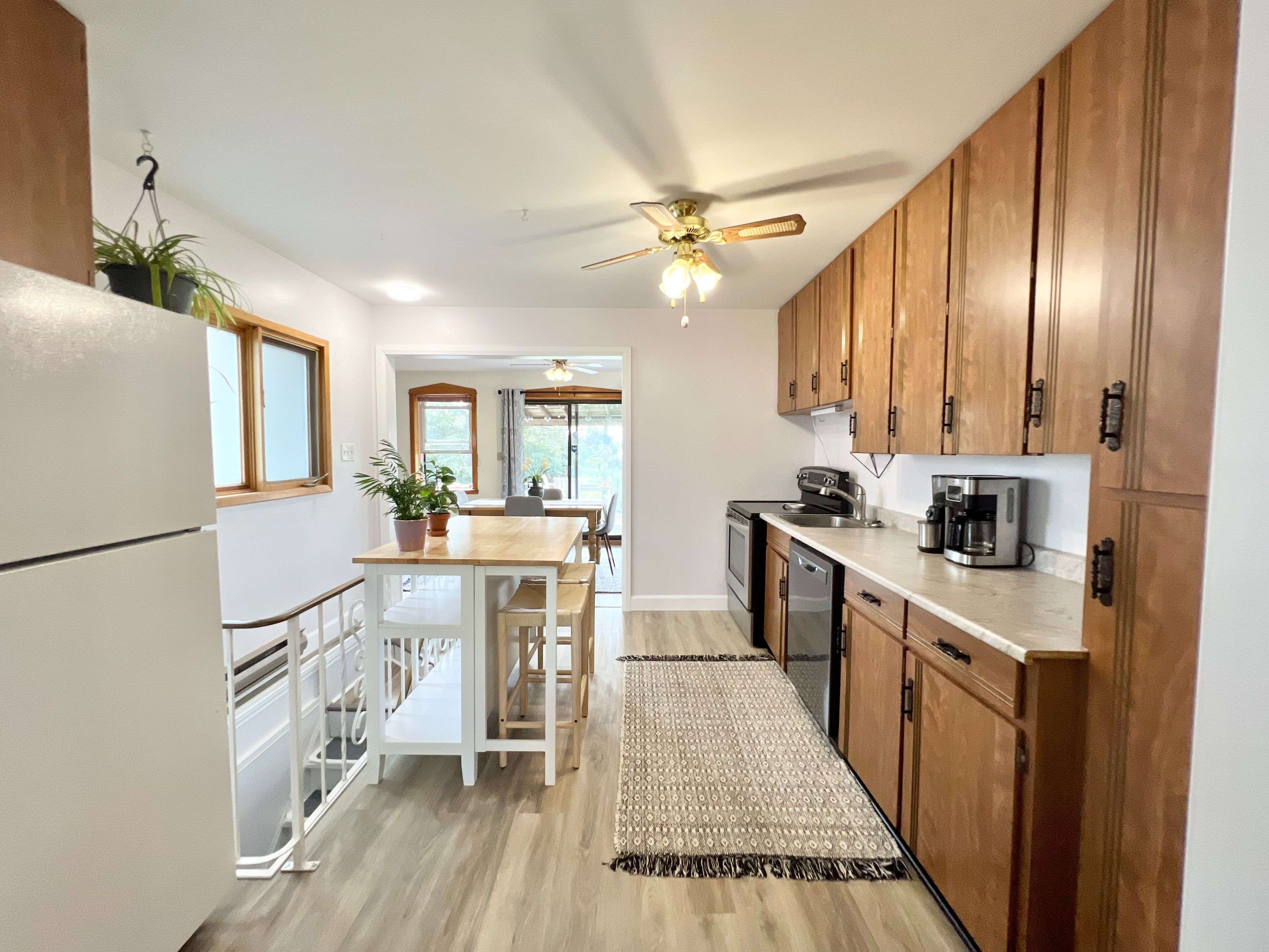 Belleville, ON K8N 1B4,51 Bay DR