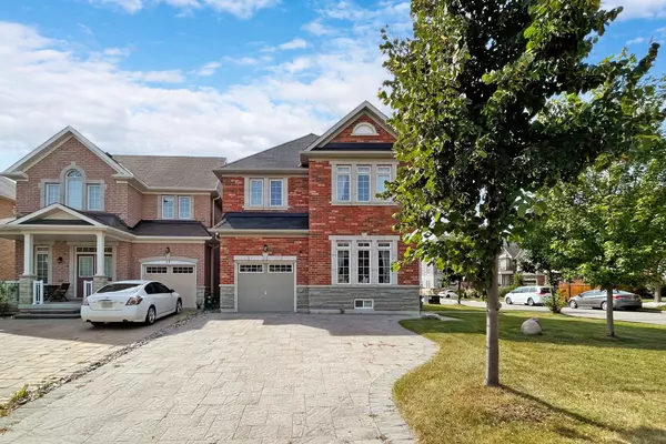 Markham, ON L6C 2N6,15 Cynthia Jean ST S