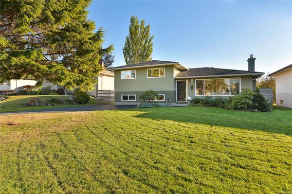 Saanich, BC V8P 3C9,1647 Garnet Rd