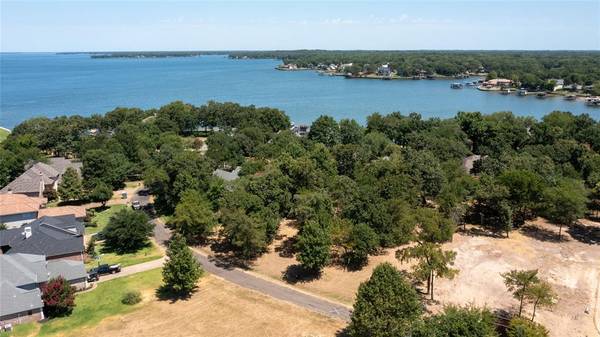 142 Hilton Head Island Drive, Mabank, TX 75156