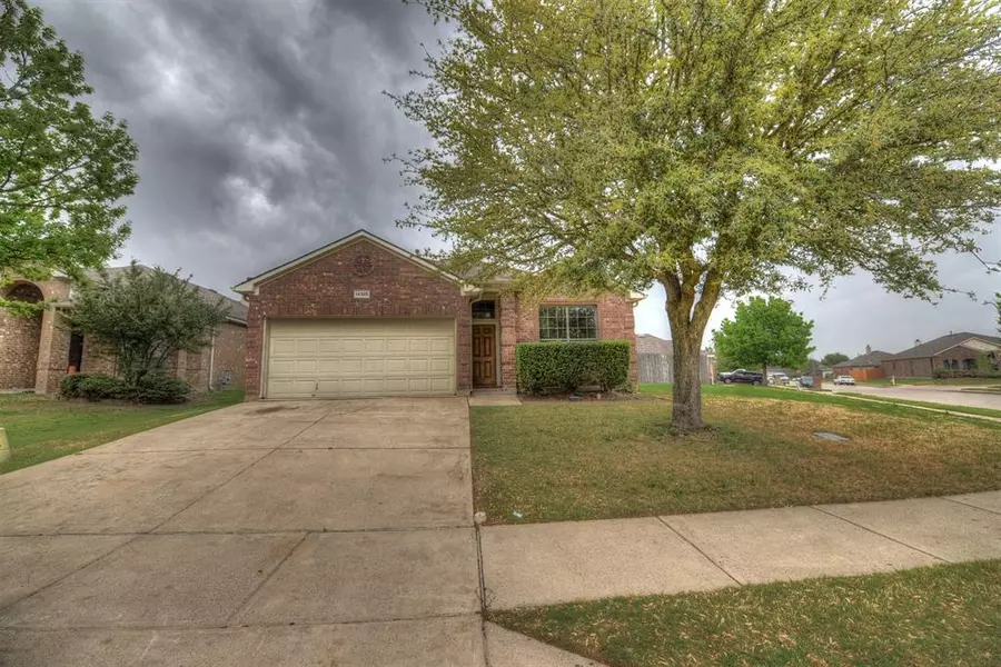 14325 Snaffle Bit Trail, Fort Worth, TX 76052