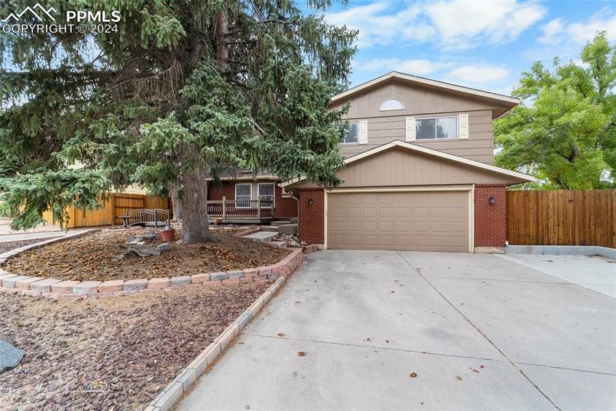 3145 Raindrop DR, Colorado Springs, CO 80917