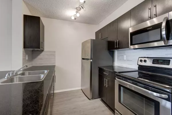 Calgary, AB T2X2B9,81 Legacy BLVD Southeast #1335