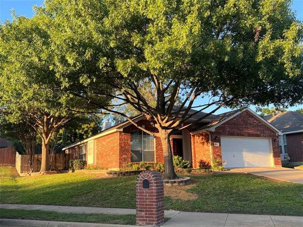 401 E Whitener Road, Euless, TX 76040