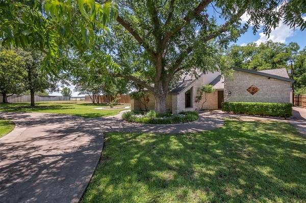 Granbury, TX 76048,1102 Holiday Court