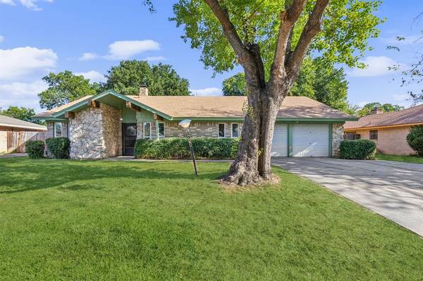 3313 Valley Forge Trail,  Forest Hill,  TX 76140