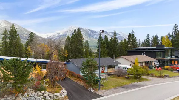 9 Macdonald PL, Canmore, AB T1W2N1