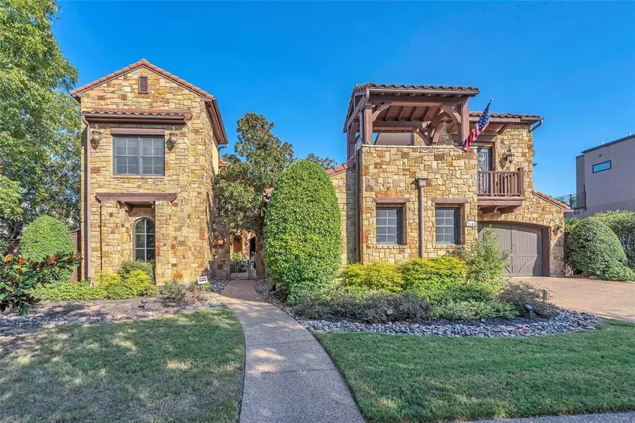 2105 N Carroll Avenue, Southlake, TX 76092