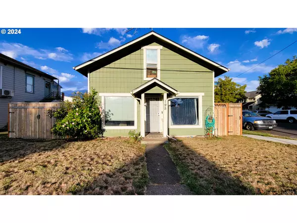 195 N 2ND ST, Harrisburg, OR 97446