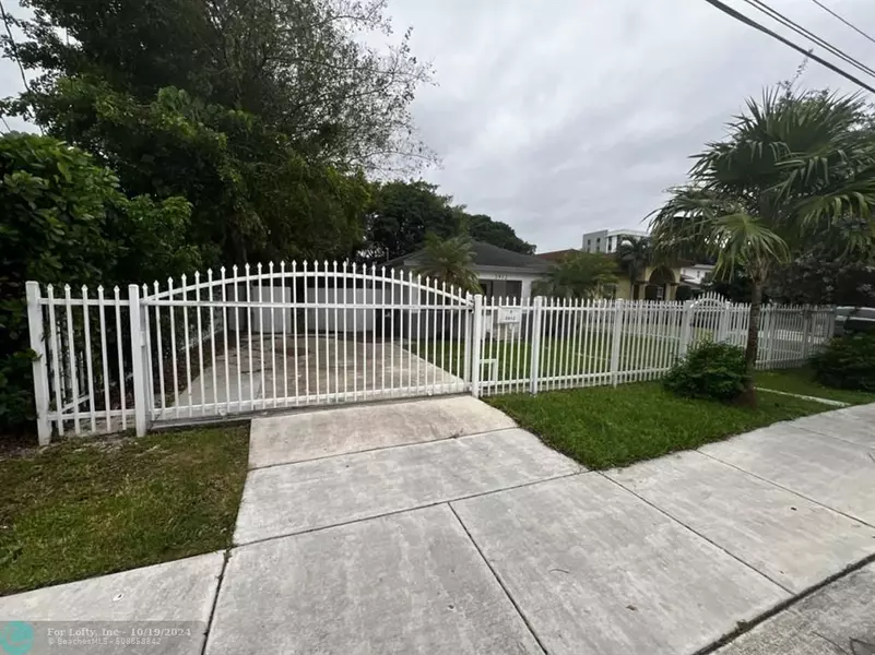 5912 SW 66th St, South Miami, FL 33143