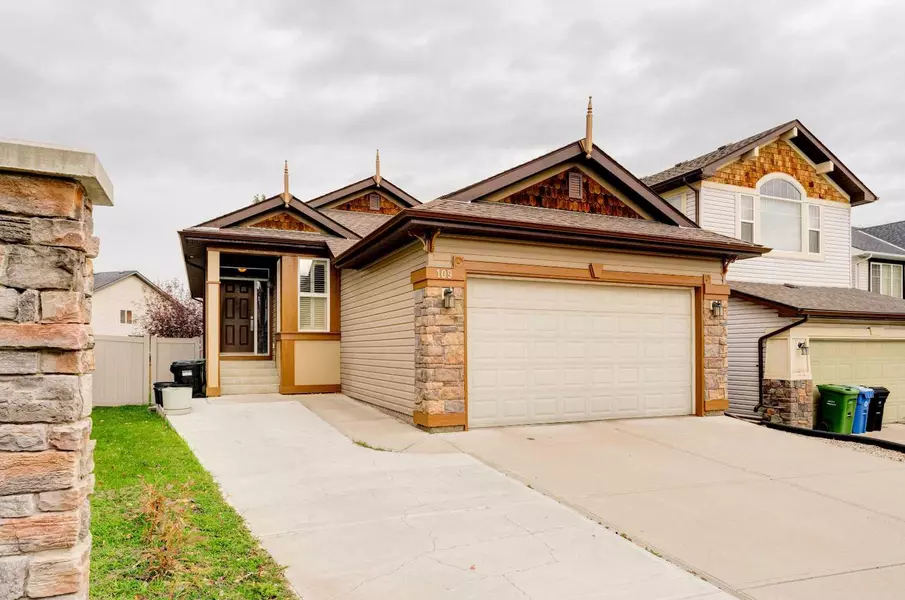 109 Panamount RD Northwest, Calgary, AB T3K 0H6