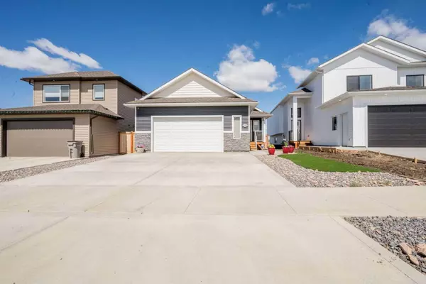 11926 81 AVE, Grande Prairie, AB T8W 0M7