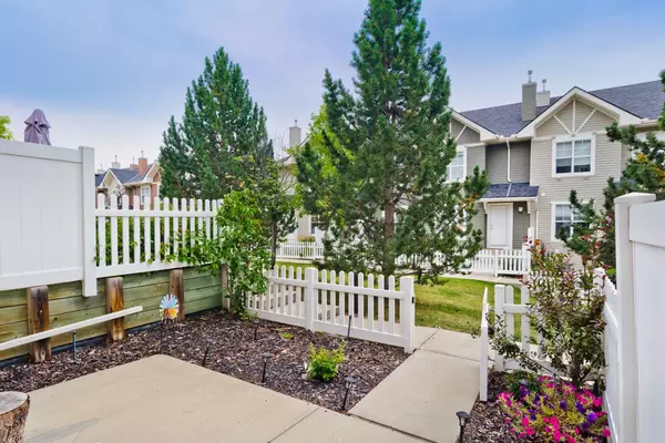 Calgary, AB T3L 3C3,217 Toscana GDNS NW