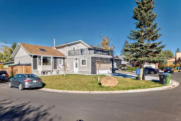 63 Whiteram CT Northeast, Calgary, AB T1Y 5J7