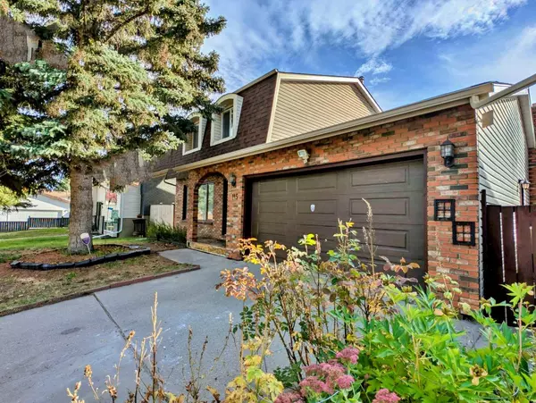 115 Bracewood WAY Southwest, Calgary, AB T2W 3C3