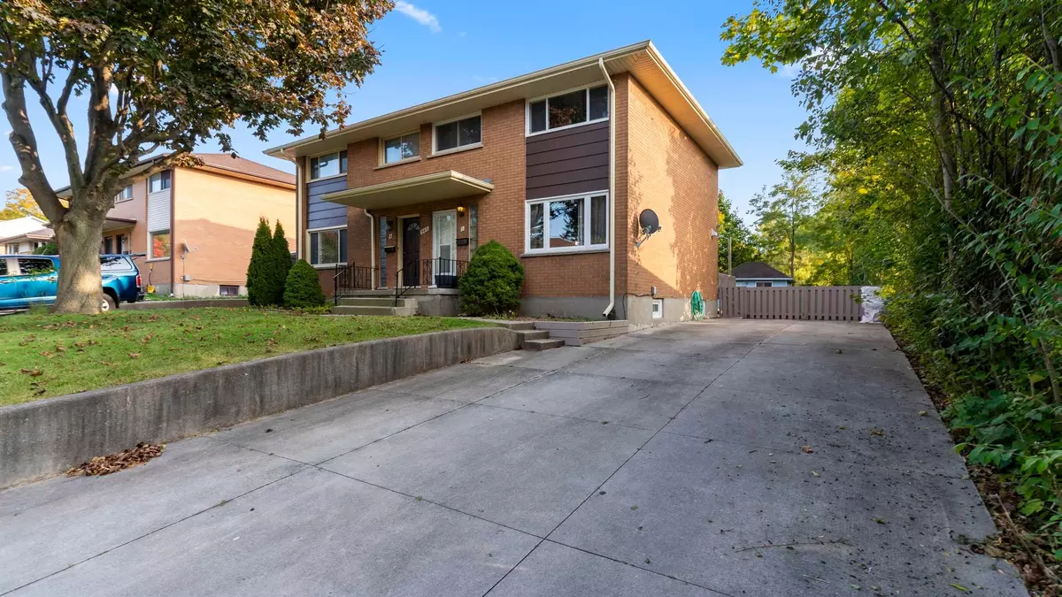 London, ON N5Z 3H7,960B Eagle CRES