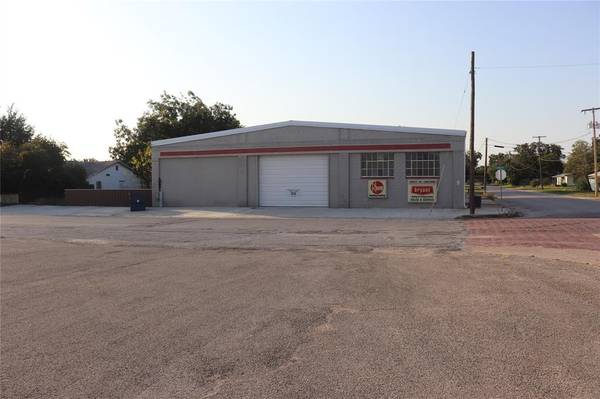 301 E Commerce Street, Eastland, TX 76448