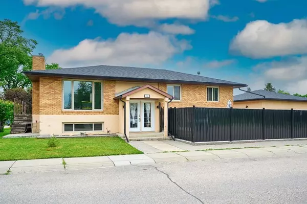 36 Taylor WAY Southeast, Airdrie, AB T4A 1S3