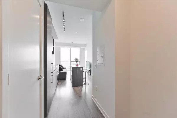 Toronto C02, ON M4W 0B1,1 Yorkville AVE #4309